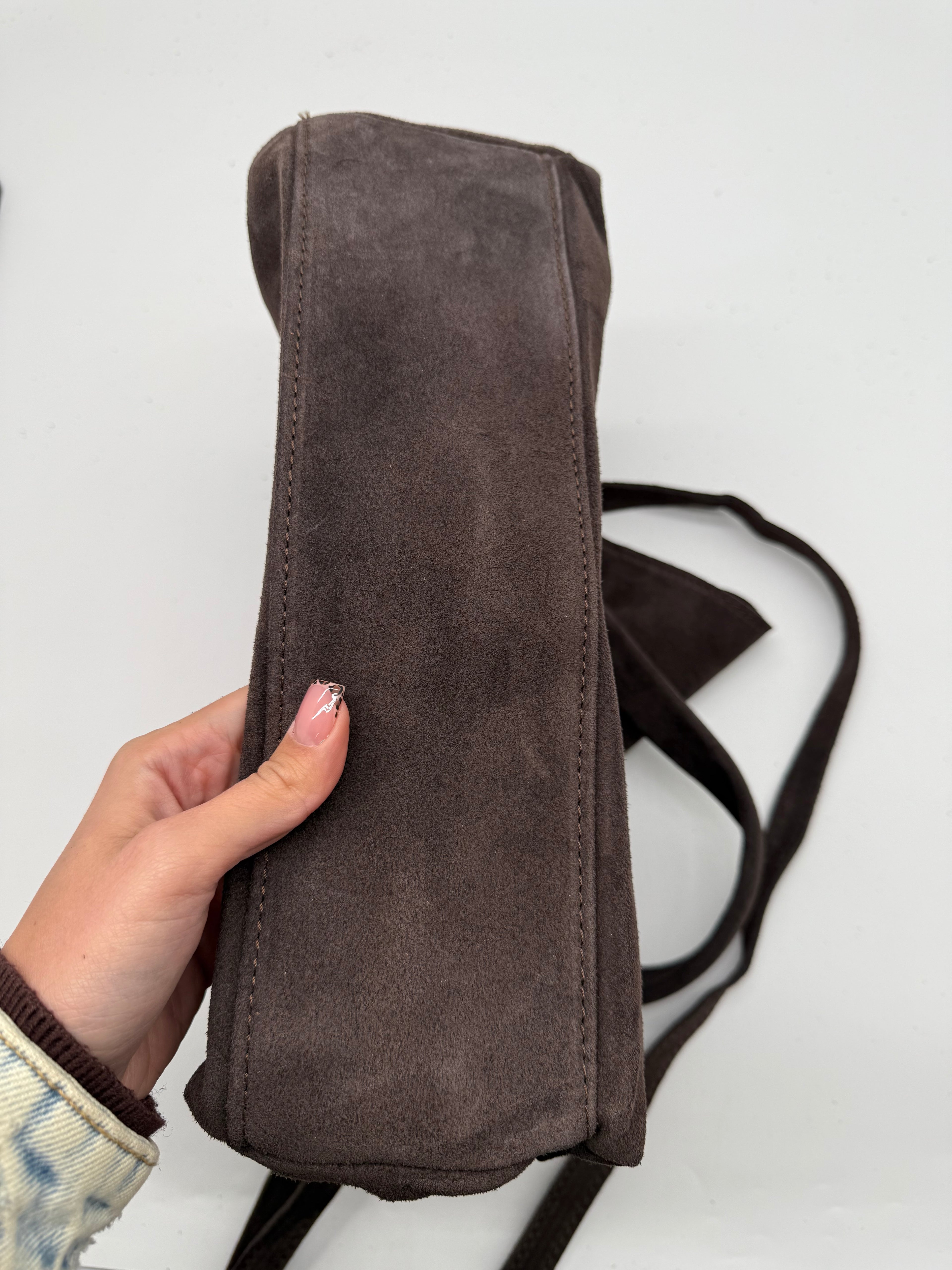 Borsa postina media in vera pelle scamosciata